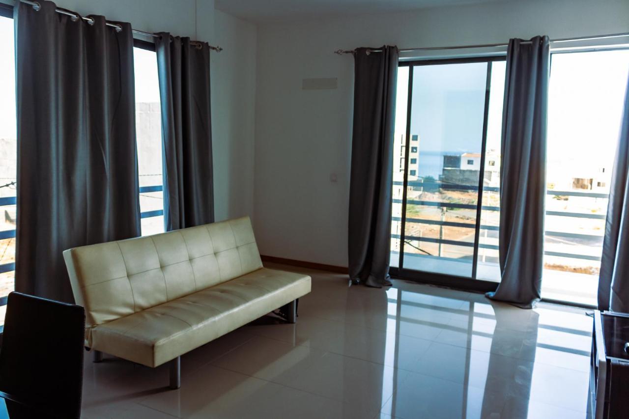 Beautiful And Brand New 2 Bedrooms Apartment/ Magnifico E Novo Apartamento T2 普拉亚 外观 照片